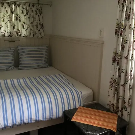 게스트하우스 Harom Huszar Köveskál