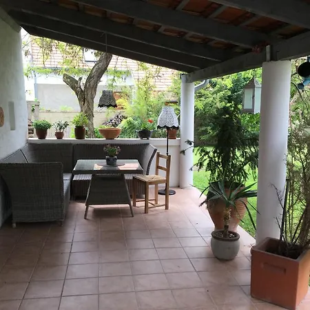 Harom Huszar 3* Köveskál