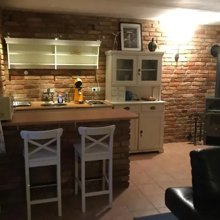 Harom Huszar 게스트하우스 Köveskál